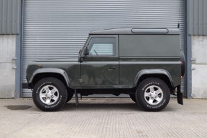 Land Rover Defender 90 TD5 County